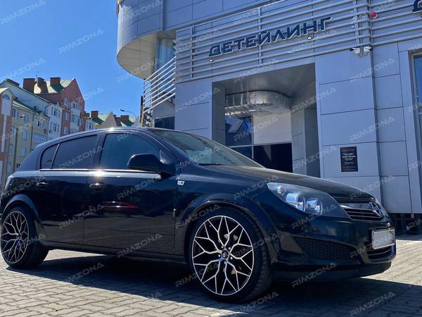 Opel Astra H на стильных дисках Vossen HF-2 R19 - Фото № 2