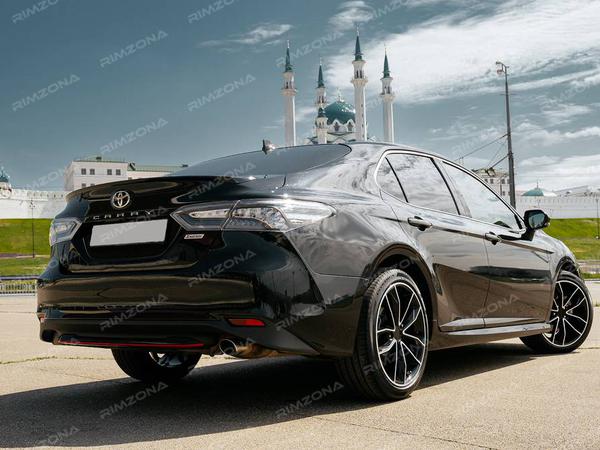 TOYOTA Camry(2018-2021) на кованых дисках в стиле Audi S-line R19 - Фото № 3