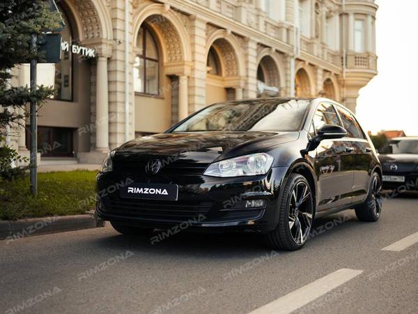 Volkswagen Golf VII на литых дисках в стиле Audi RS6 R18 - Фото № 1