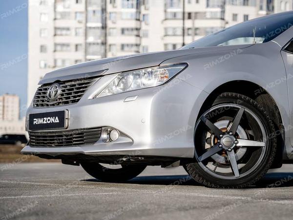 Toyota Camry литых дисках в стиле vossen VPS303 R18 - Фото № 3