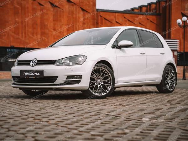 Volkswagen Golf на литых дисках VORSTEINER VFF-107 - Фото № 1