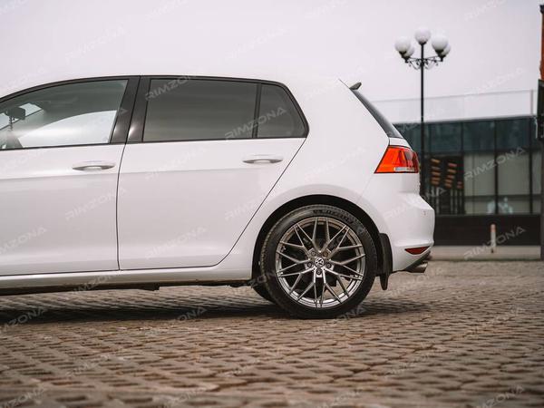 Volkswagen Golf на литых дисках VORSTEINER VFF-107 - Фото № 8