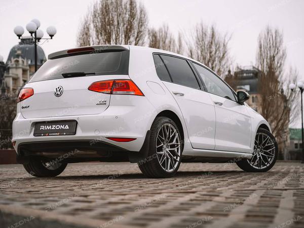 Volkswagen Golf на литых дисках VORSTEINER VFF-107 - Фото № 9