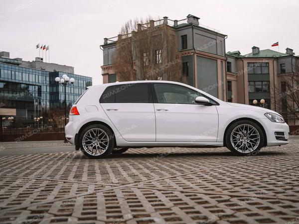 Volkswagen Golf на литых дисках VORSTEINER VFF-107 - Фото № 3