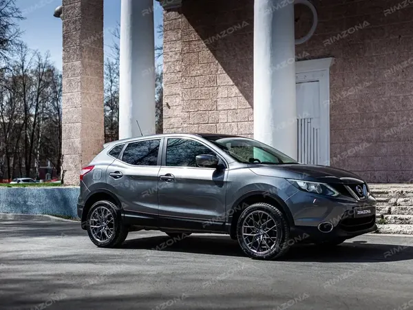 Nissan Qashqai на литых дисках в стиле hre ff10 - Фото № 2