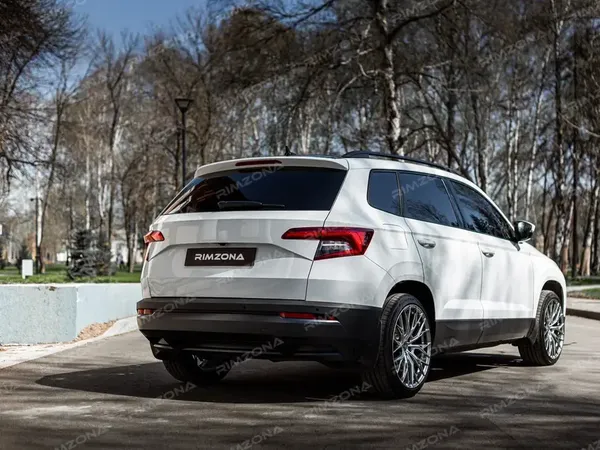 Skoda Karoq на литых дисках в стиле FLOW FORGED - Фото № 6