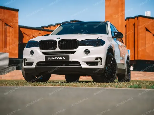 BMW X5 НА ЛИТЫХ ДИСКАХ В СТИЛЕ BMW 818 STYLE - Фото № 2