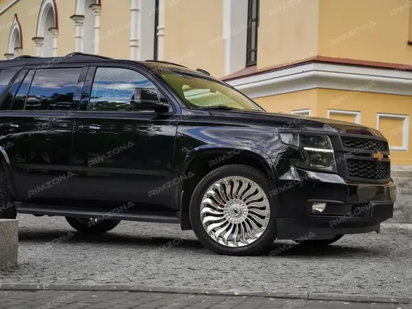 CHEVROLET TAHOE НА КОВАНЫХ КАСТОМНЫХ ДИСКАХ В СТИЛЕ MAYBACH R22 - Фото № 4