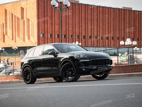 Porsche Cayenne на кастомных кованых дисках R21 - Фото № 1