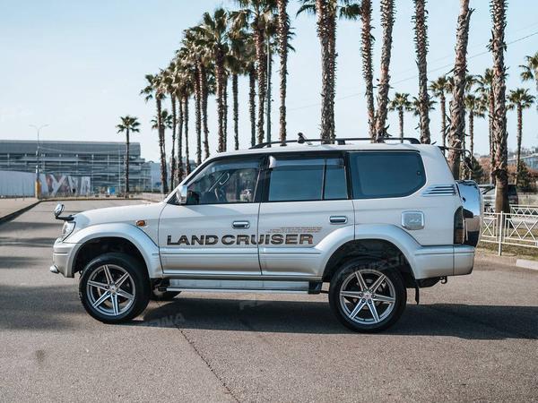 TOYOTA LAND CRUISER PRADO НА ЛИТЫХ ДИСКАХ В СТИЛЕ HF6-2 R20 - Фото № 3