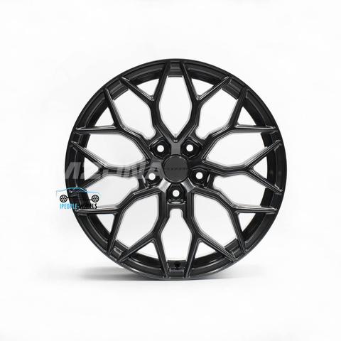 Литой диск В СТИЛЕ VOSSEN HF-2 R18 8J 5x114.3 ET40 dia 73.1