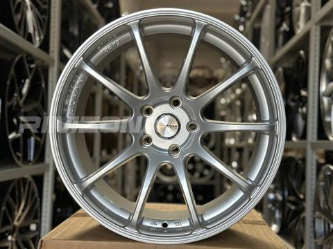 Литой диск ADVAN Racing RS R18 9J 5x114.3 ET25 dia 73.1