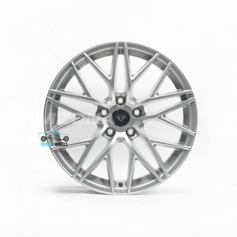 Литой диск VORSTEINER VFF-107 R18 8J 5x114.3 ET35 dia 73.1