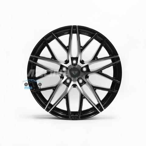 Литой диск VORSTEINER VFF-107 R18 8J 5x114.3 ET35 dia 73.1