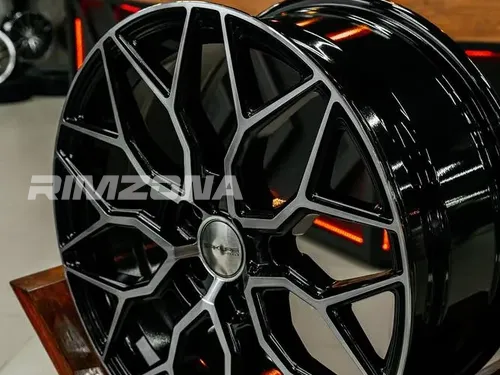 Литой диск В СТИЛЕ VOSSEN HF-2 R20 8J 5x114.3 ET45 dia 73.1 - Фото вживую №3