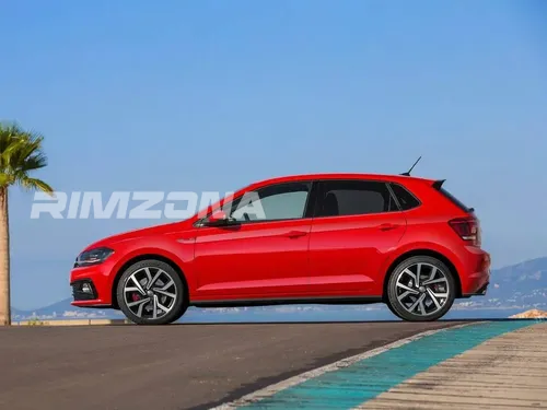 Литой диск В стиле Volkswagen Golf GTI R18 8J 5x112 ET38 dia 57.1 - Фото вживую на авто №4