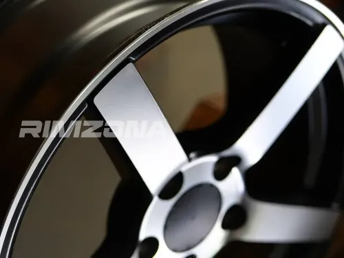 Литой диск В СТИЛЕ VOSSEN VL0613 R17 7.5J 5x100 ET40 dia 73.1 - Фото вживую №5