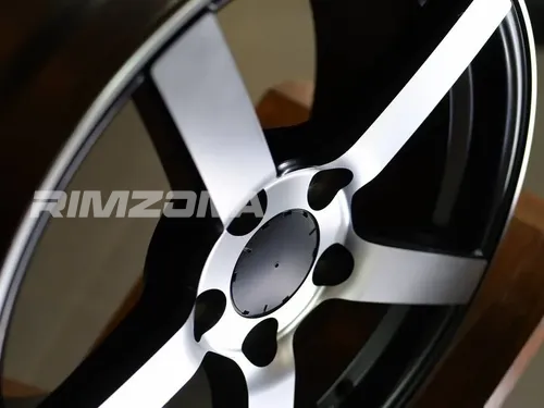 Литой диск В СТИЛЕ VOSSEN VL0613 R17 7.5J 5x100 ET40 dia 73.1 - Фото вживую №4