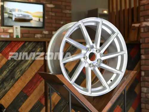 Литой диск В СТИЛЕ VOSSEN CVT R17 7.5J 5x105 ET38 dia 73.1 - Фото вживую №3