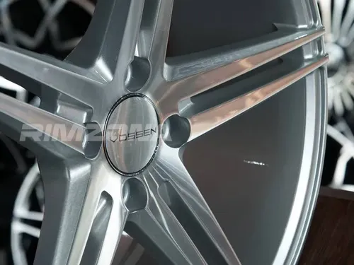 Литой диск В СТИЛЕ VOSSEN VPS302 R18 8J 5x113 ET38 dia 73.1 - Фото вживую №5