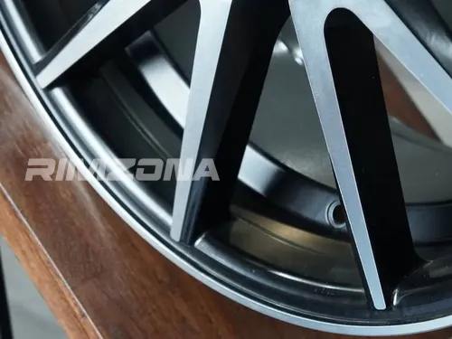 Литой диск В СТИЛЕ VOSSEN VFS1 R17 7.5J 4x100 ET40 dia 73.1 - Фото вживую №6