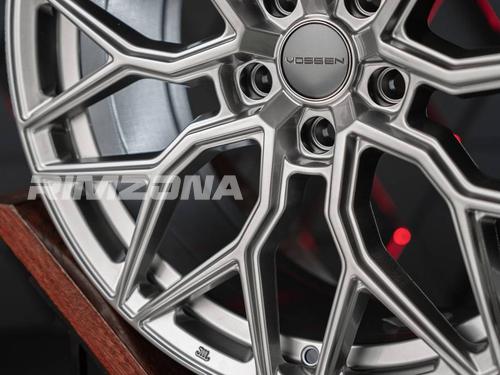 Литой диск В СТИЛЕ VOSSEN HF-2 R17 7.5J 5x114.3 ET35 dia 67.1 - Фото вживую №5