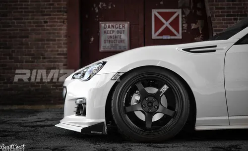 Литой диск ADVAN GT R17 7.5J 4x100 ET38 dia 73.1 - Фото вживую на авто №6