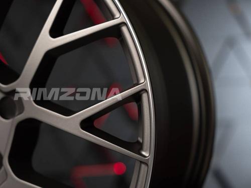 Кованый диск В стиле Porsche MACAN GTS R22 9.5/11J 5x130 ET48/58 dia 71.6 - Фото вживую №6