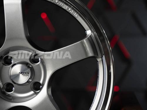Литой диск ADVAN GT R17 7.5J 4x100 ET38 dia 73.1 - Фото вживую №5