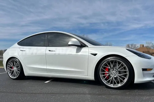 Литой диск HRE FF28 R19 8.5J 5x112 ET38 dia 73.1 - Фото вживую на авто №9