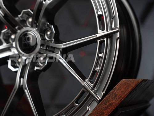 Литой диск VORSTEINER VFX-002 R18 8J 5x114.3 ET38 dia 73.1 - Фото вживую №4
